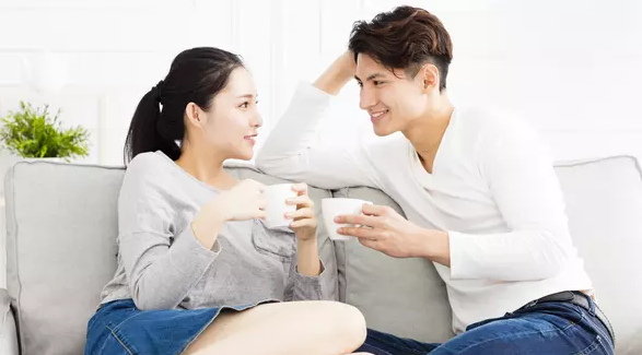 5 Kiat Ampuh Untuk Membuat Pasanganmu Lebih Terbuka Padamu